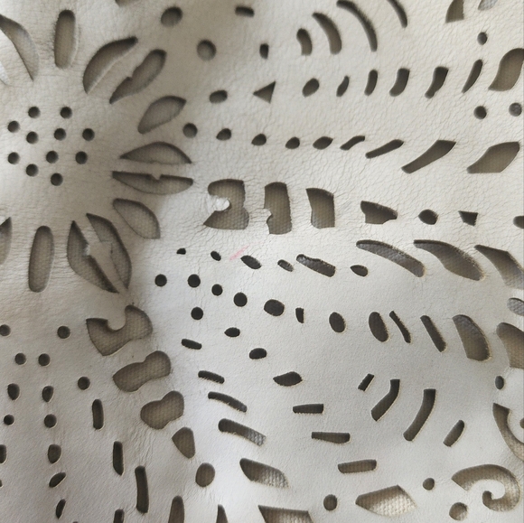 The Sak Huntley Leather Laser Cut Cream Xl Tote Bag - Picture 8 of 11